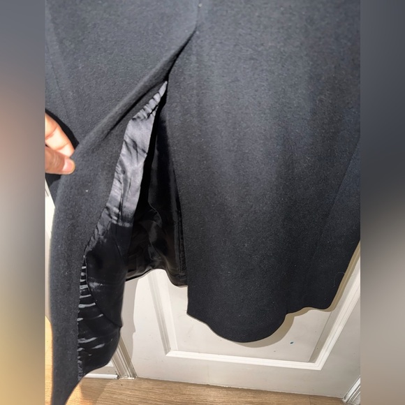 Burberry vintage Men's Black Trench Coat - Picture 8 of 12